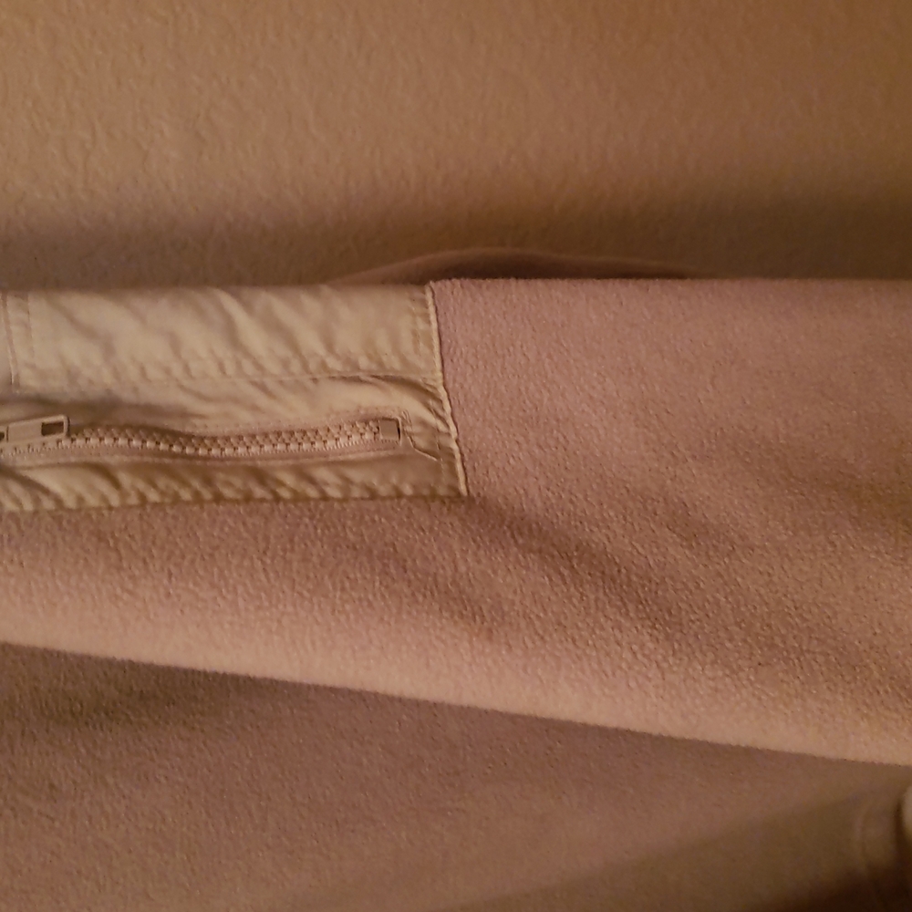 Cream colored pullover fleece jacket - Picture 3 of 6